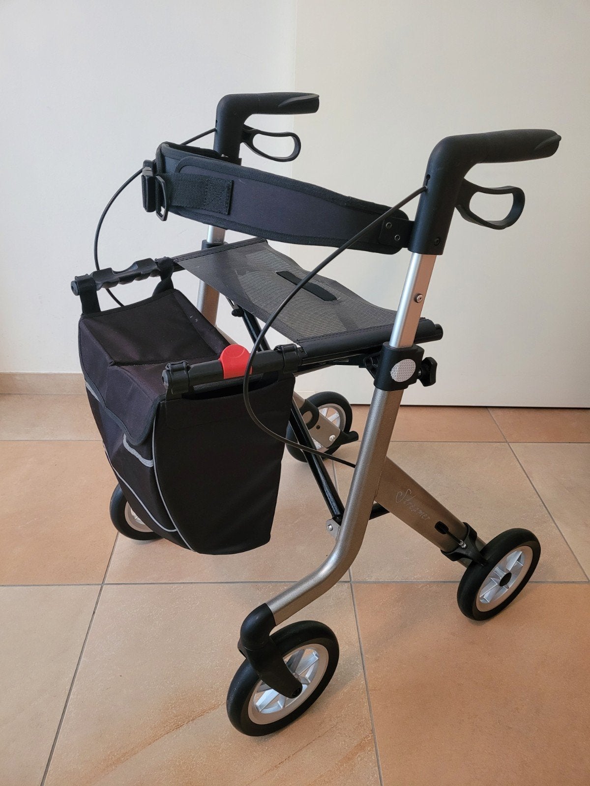Rollator Streamer ultra lichtgewicht, geen beschadigingen., Diversen, Rollators, Zo goed als nieuw, Lichtgewicht, Opvouwbaar, Ophalen