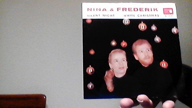 nina & fredrik kerst jukebox single silent nicht, Cd's en Dvd's, Ophalen of Verzenden, Zo goed als nieuw, Pop