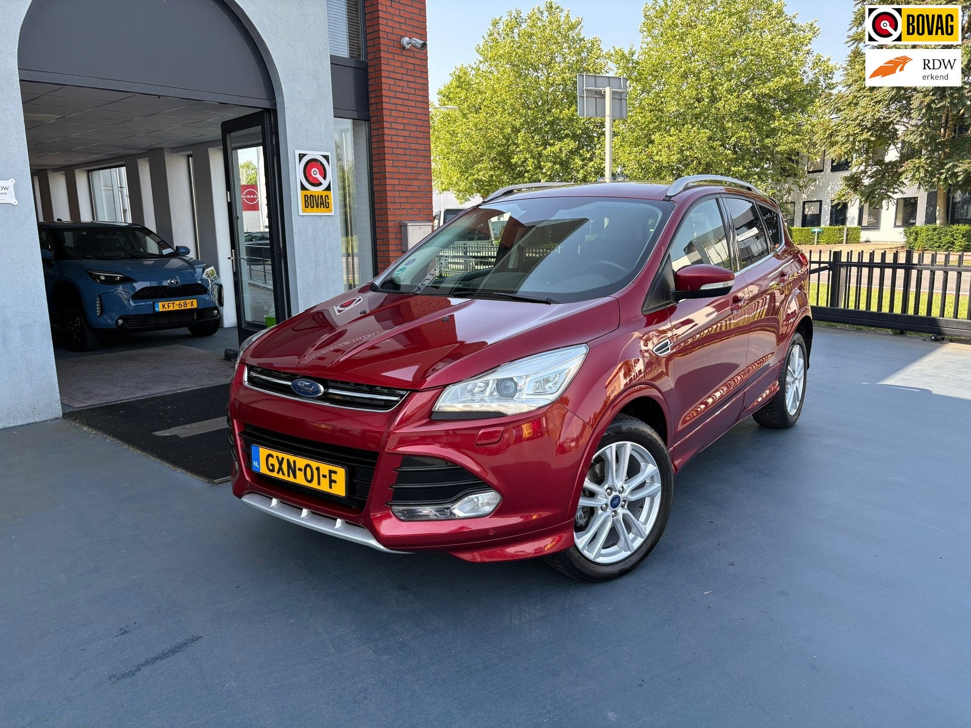 Ford KUGA 1.5 Titanium Styling Pack, Auto's, Dealer onderhouden, Euro 6, 4 cilinders, Leder en Stof
