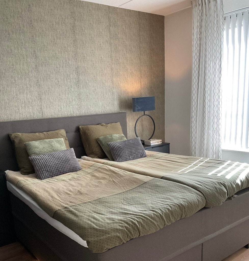 Te koop t.e.a.b. SWISS SENSE tweepersoons boxspring, Ophalen, Bruin, Tweepersoons, Zo goed als nieuw