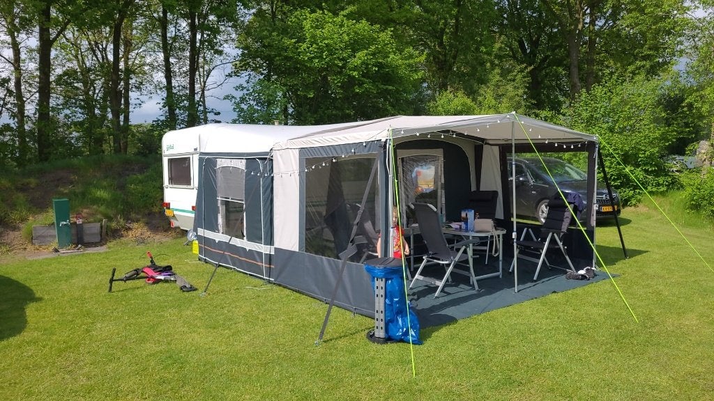 Eifelland caravan direct klaar voor vakantie!, Schokbreker, Vast bed, 750 - 1000 kg, 4 tot 5 meter
