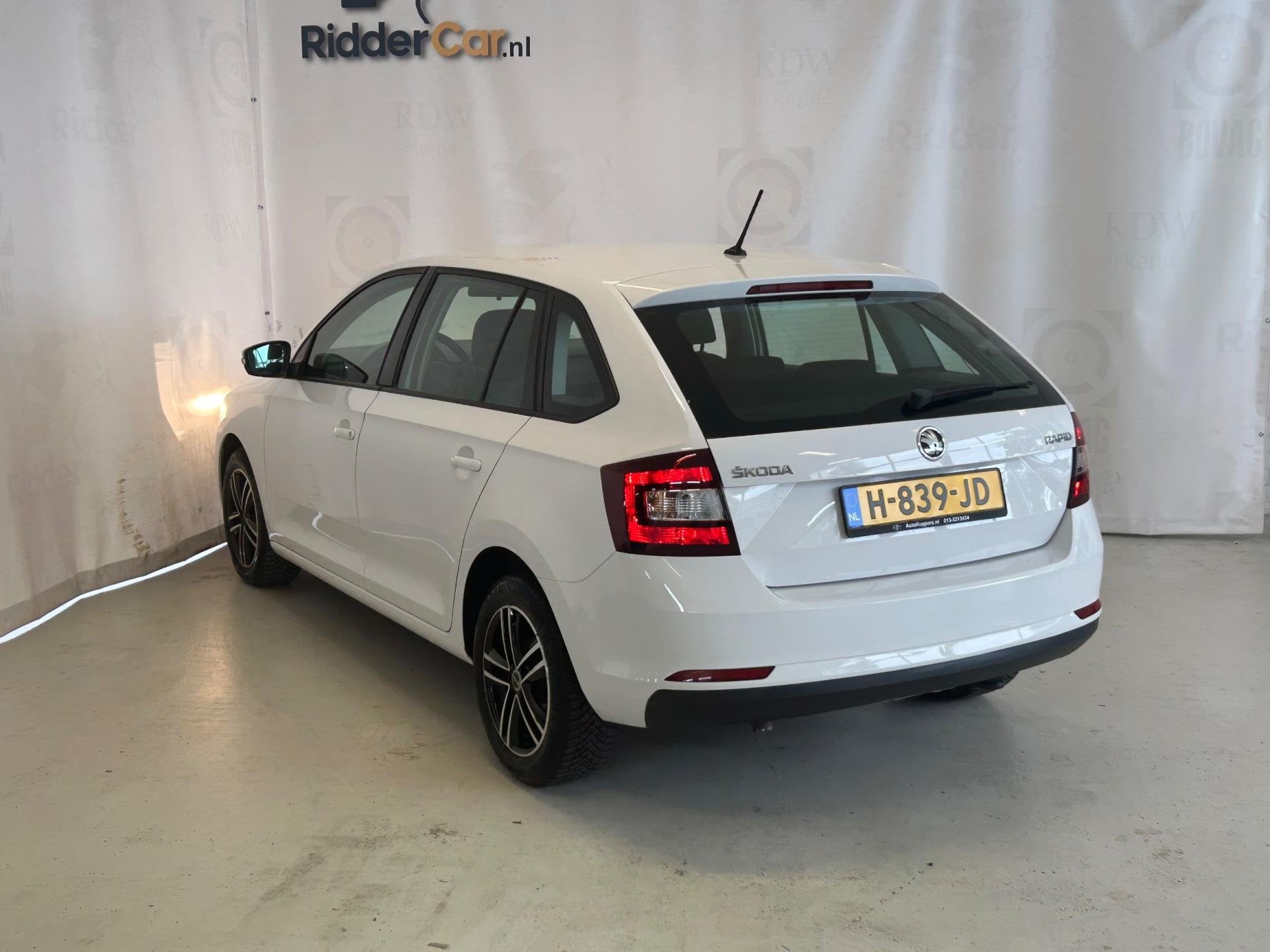 Skoda Rapid Spaceback 1.0 TSI Greentech Clever|AIRCO|VELGEN|, Auto's, Skoda, Voorwielaandrijving, Parkeersensor, Gebruikt, Euro 6
