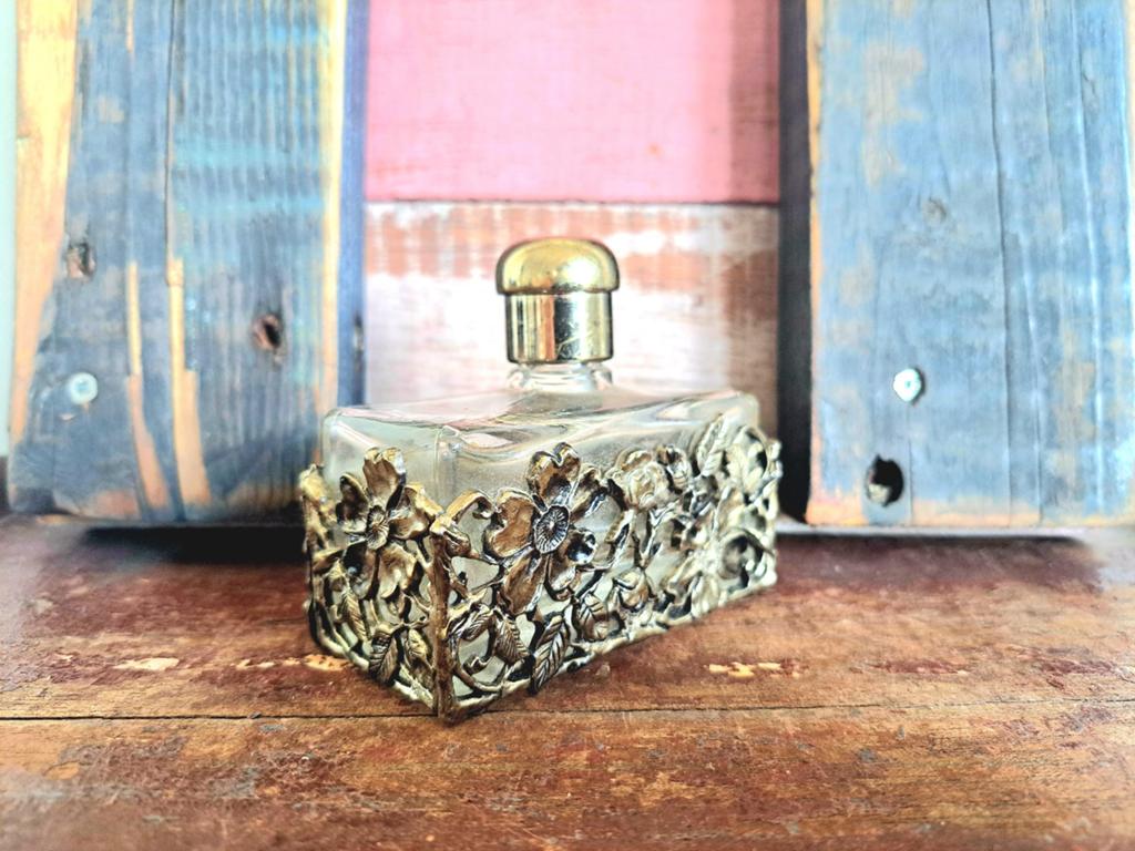 Antiek Parfumflesje met Bloemen Decoratie, Ophalen of Verzenden