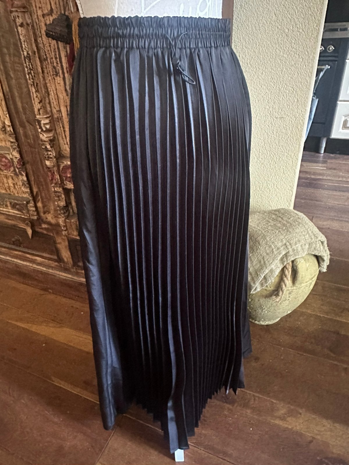 Rok satijnen zwart L Radical, Kleding | Dames, Rokken, Zwart, Nieuw, Ophalen of Verzenden, Maat 36 (S)