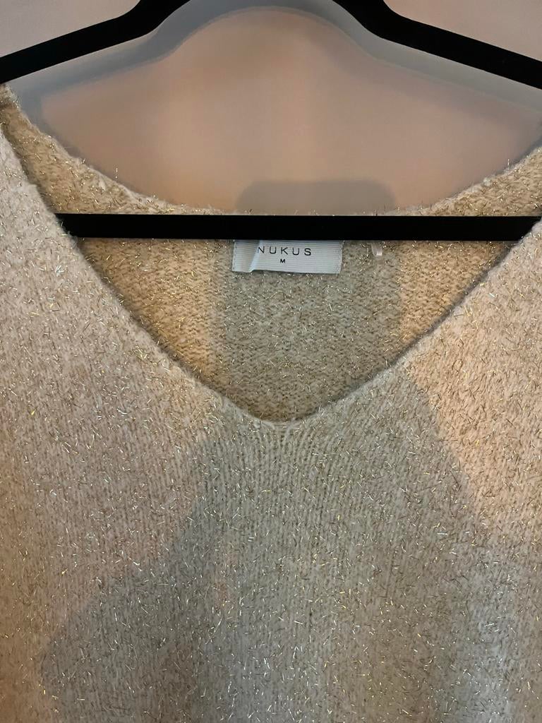 Nukus trui met glinster, off shoulder te dragen, Kleding | Dames, Truien en Vesten, Ophalen of Verzenden, Gedragen, Maat 38/40 (M)