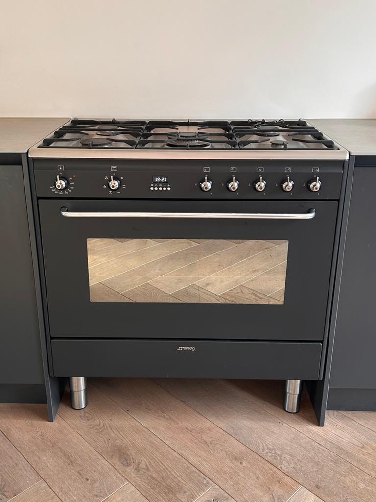 Fornuis smeg 5 pits - 90 cm breed, Witgoed en Apparatuur, Fornuizen, Ophalen, Gebruikt, 60 cm of meer, Gas