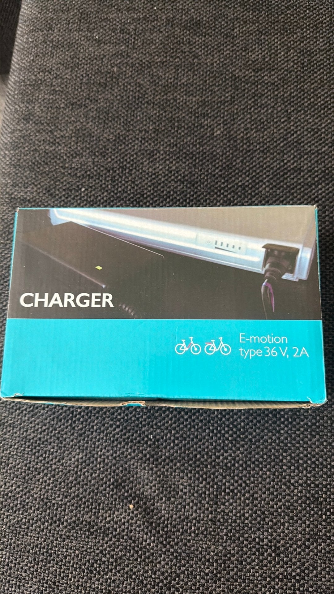 Z.g.a.n. oplader E-motion elektrische fiets 36V, 2A 5-pins, Ophalen of Verzenden, Zo goed als nieuw