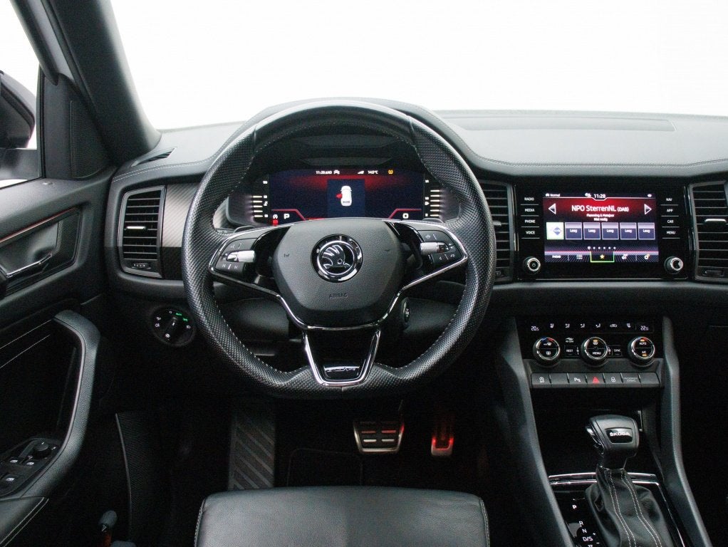 Skoda Kodiaq 1.5 TSI Sport Business 7p Automaat | Leder-pakk, 4 cilinders, 150 pk, 7 stoelen, Wit