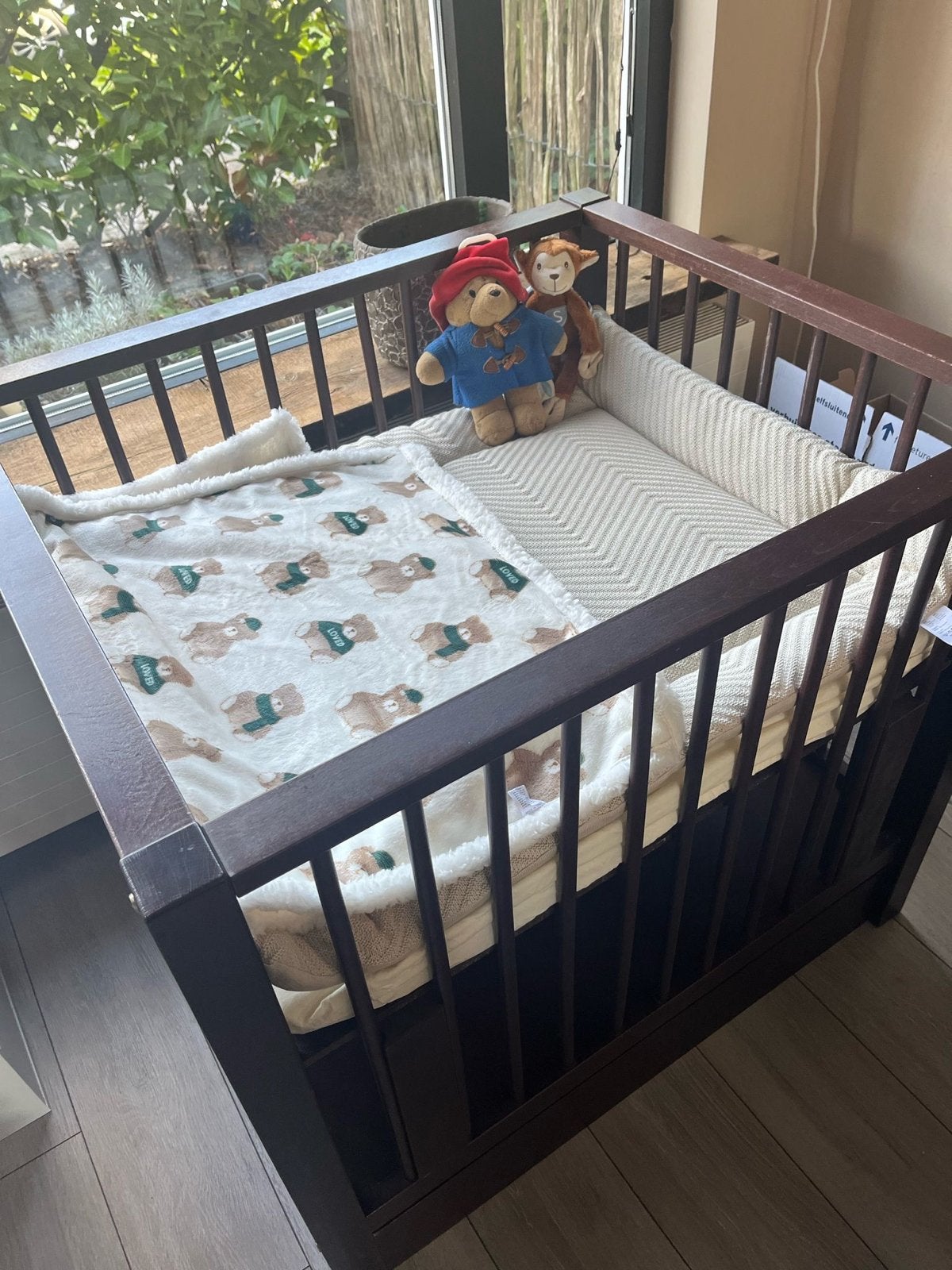 Donkerbruin box met lade - Zo goed als nieuw, Kinderen en Baby's, Boxen, Ophalen, Zo goed als nieuw, Lade