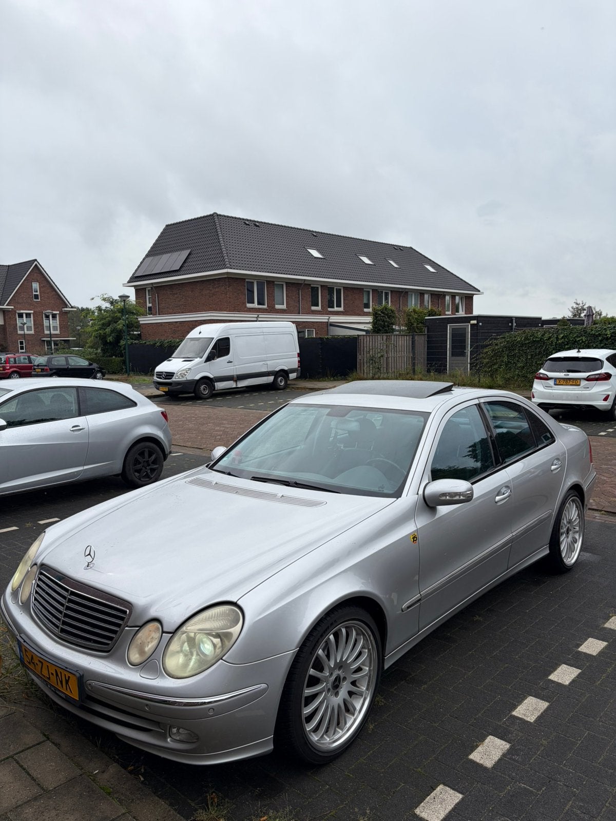 Mercedes-Benz E-Klasse 3.2 E320 Sedan AUT 2004 Grijs, Auto's, Automaat, Achterwielaandrijving, Particulier, 6 cilinders