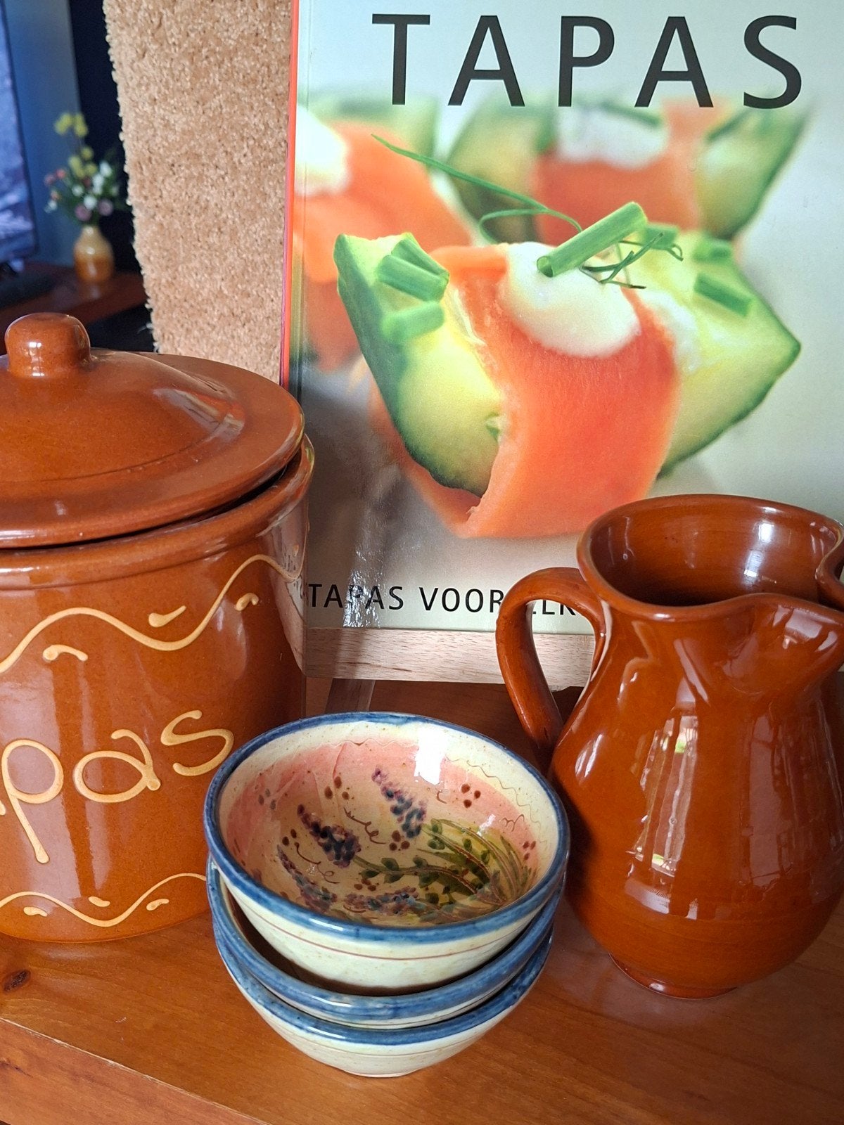 Tapas servies set: pot, kan en 3 schaaltjes, Ophalen of Verzenden, Overige stijlen, Aardewerk, Schaal of Schalen