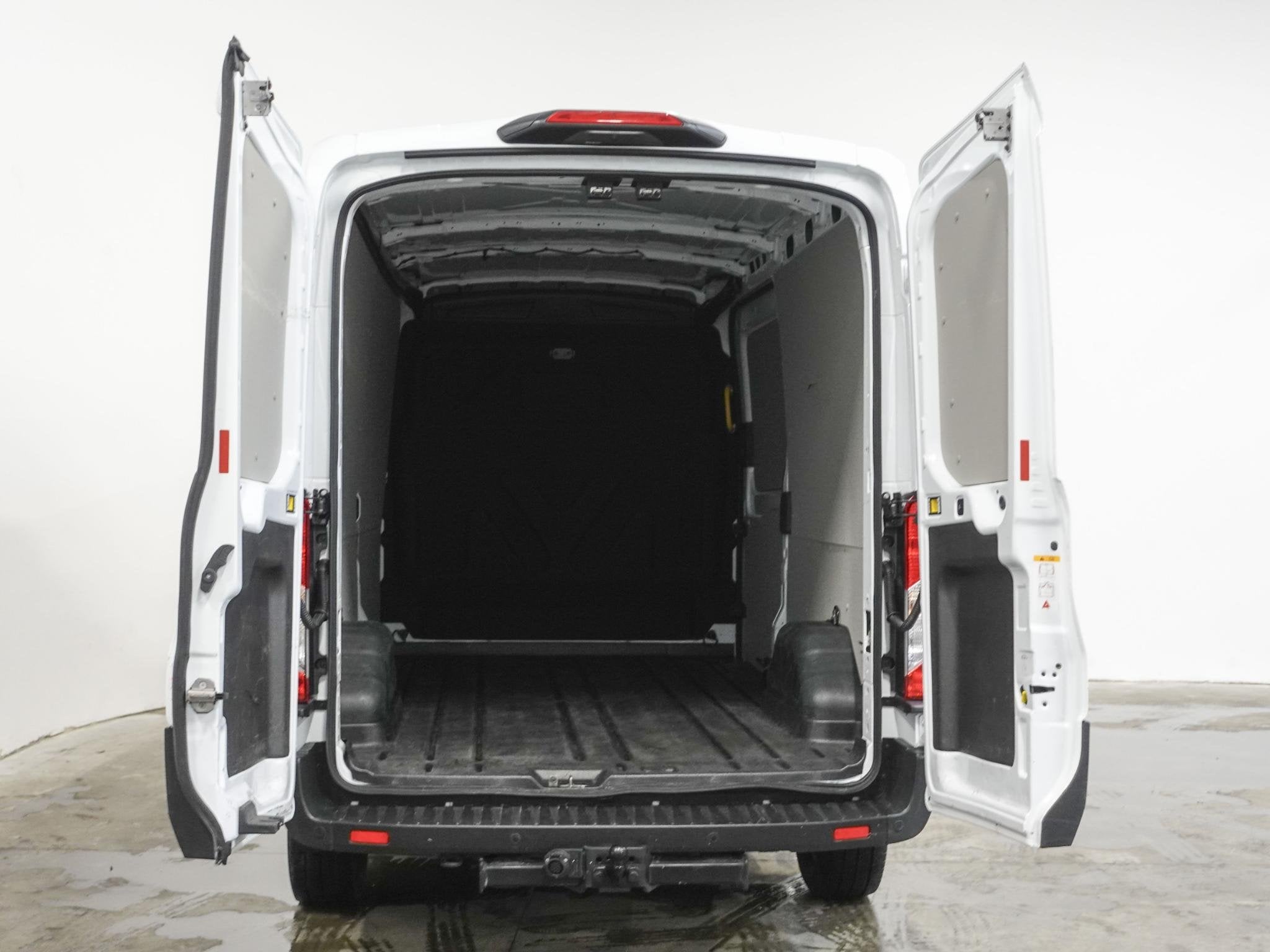 Ford Transit 330 2.0 TDCI L3H2 Trend Automaat Airco Trekhaak, Stof, Euro 6, 4 cilinders, 129 pk