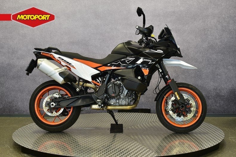 KTM 890 SMT (bj 2024), Motoren, Motoren | KTM, KTM Sportmotorcycle GMBH, Bedrijf, Stallhofnerstrasse 3
5230  Mattighofen, AT, Wessel.Peters@ktm.com