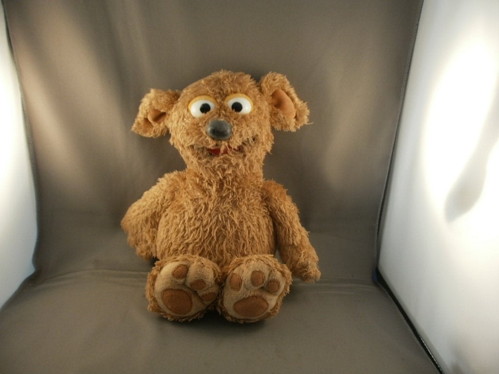 sesamstraat tommy bruin harig velours grote voeten met, Overige karakters, Overige typen, Ophalen of Verzenden, Zo goed als nieuw