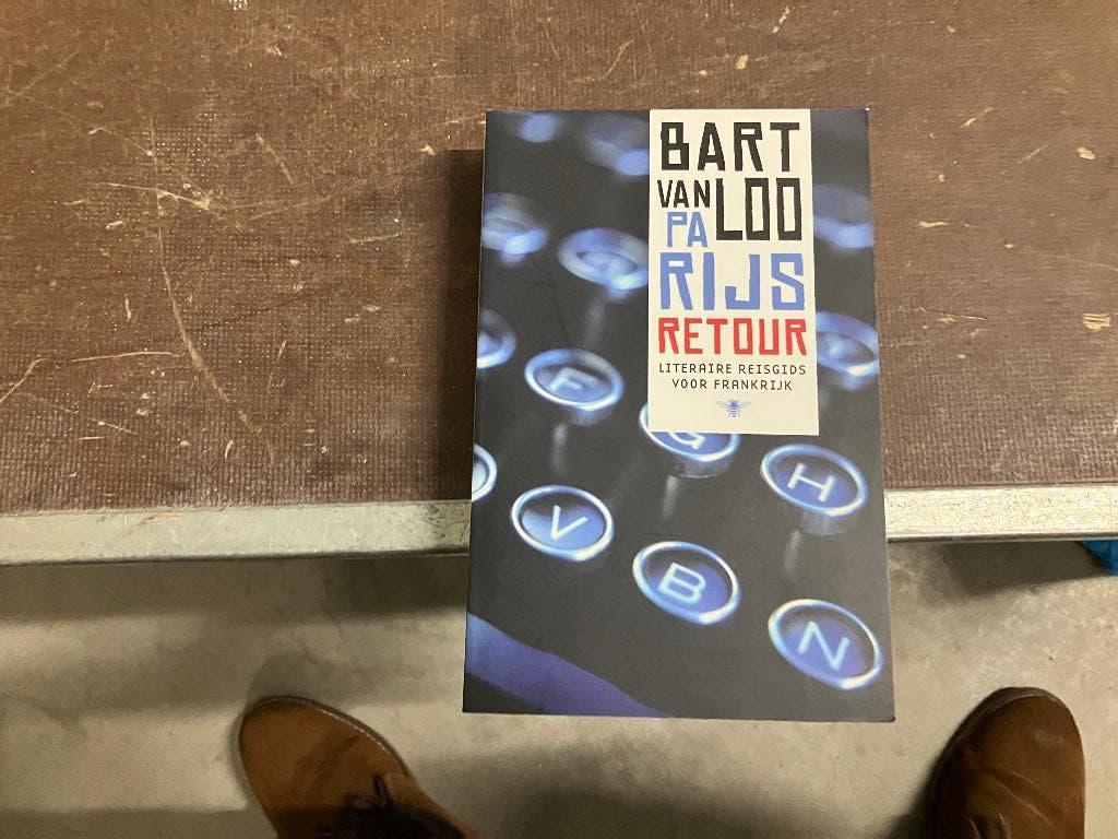 Parijs literaire reisgids Frankrijk lezen reizen, Ophalen of Verzenden, Zo goed als nieuw, Bart van Loo, Europa