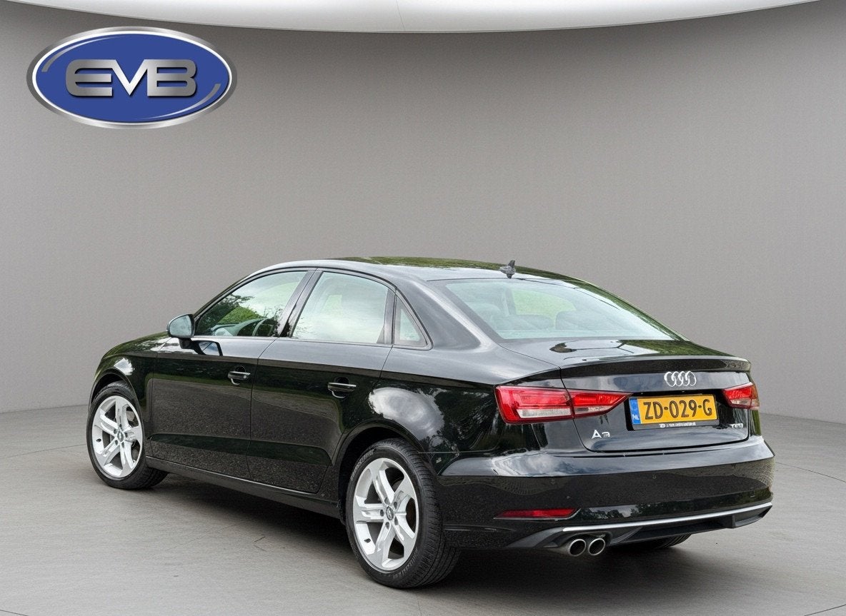 Audi A3 Limousine 1.5 TFSI 150 pk AUTOMAAT CoD Design Pro Li, Auto's, Audi, 4 cilinders, 150 pk, Zwart, Bedrijf