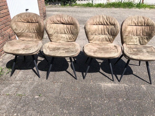 Gratis af te halen 4 eetkamer stoelen, Ophalen, Gebruikt, 4 tot 6 stoelen