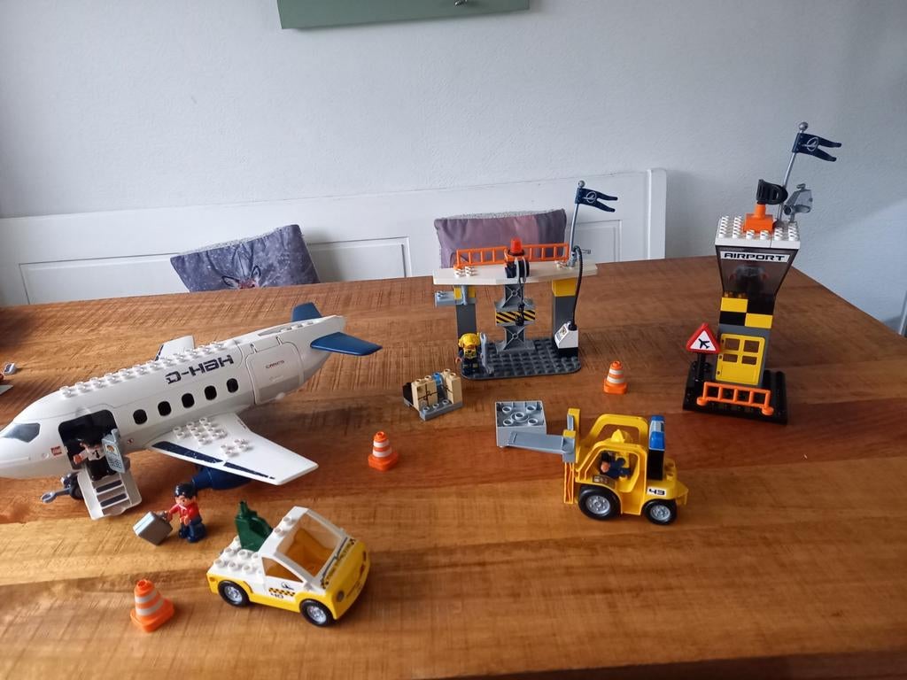 Lego Duplo Vliegveld Set met Vliegtuig en Voertuigen, Kinderen en Baby's, Speelgoed | Duplo en Lego, Ophalen of Verzenden, Duplo