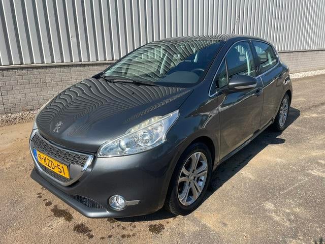 Peugeot 208 1.2 VTi Allure, Voorwielaandrijving, Euro 5, Gebruikt, 31 €/maand