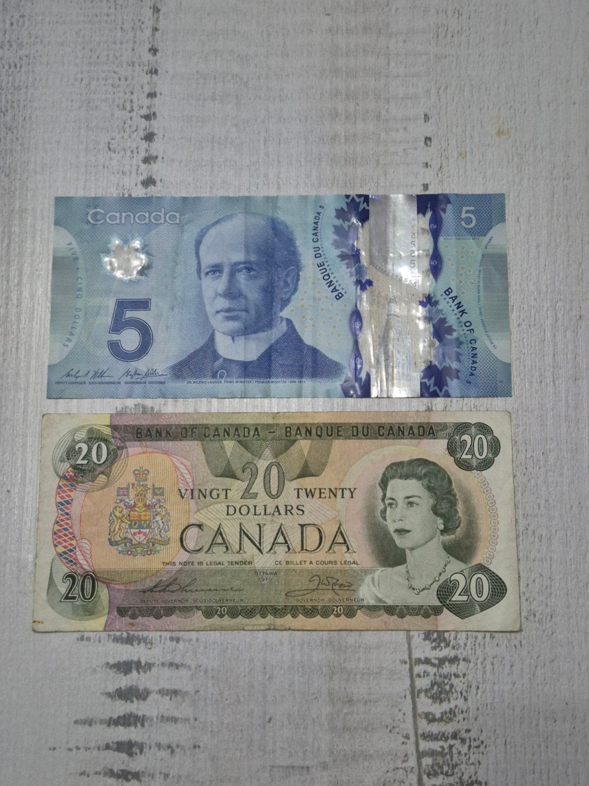 Canadese biljetten: 5 dollar en 20 dollar, Ophalen of Verzenden, Noord-Amerika, Setje