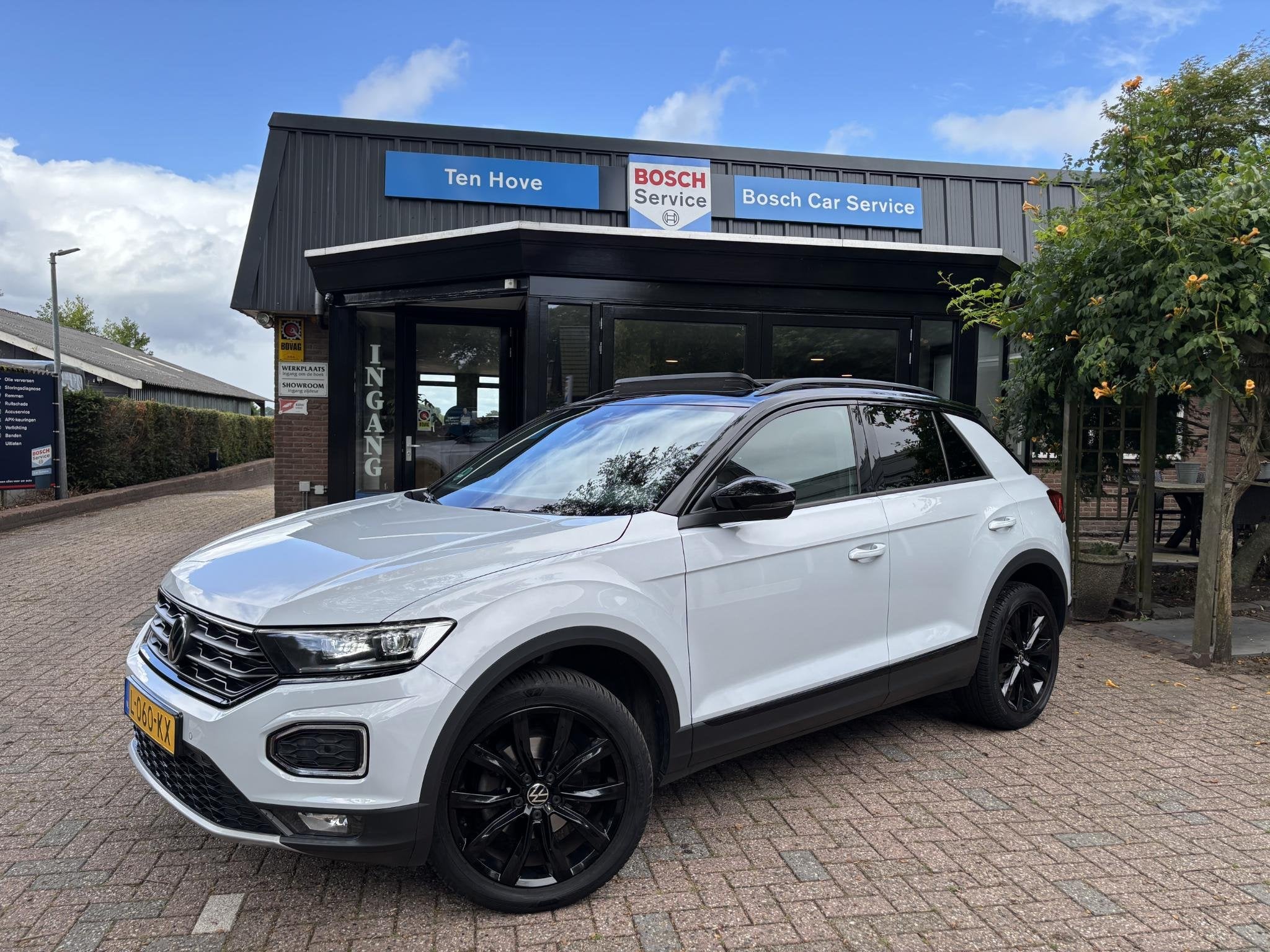 Volkswagen T-Roc 1.5 TSI DSG Sport|BlackStyle|Pano|White-Sil, Auto's, 1254 kg, Stof, 4 cilinders, Origineel Nederlands
