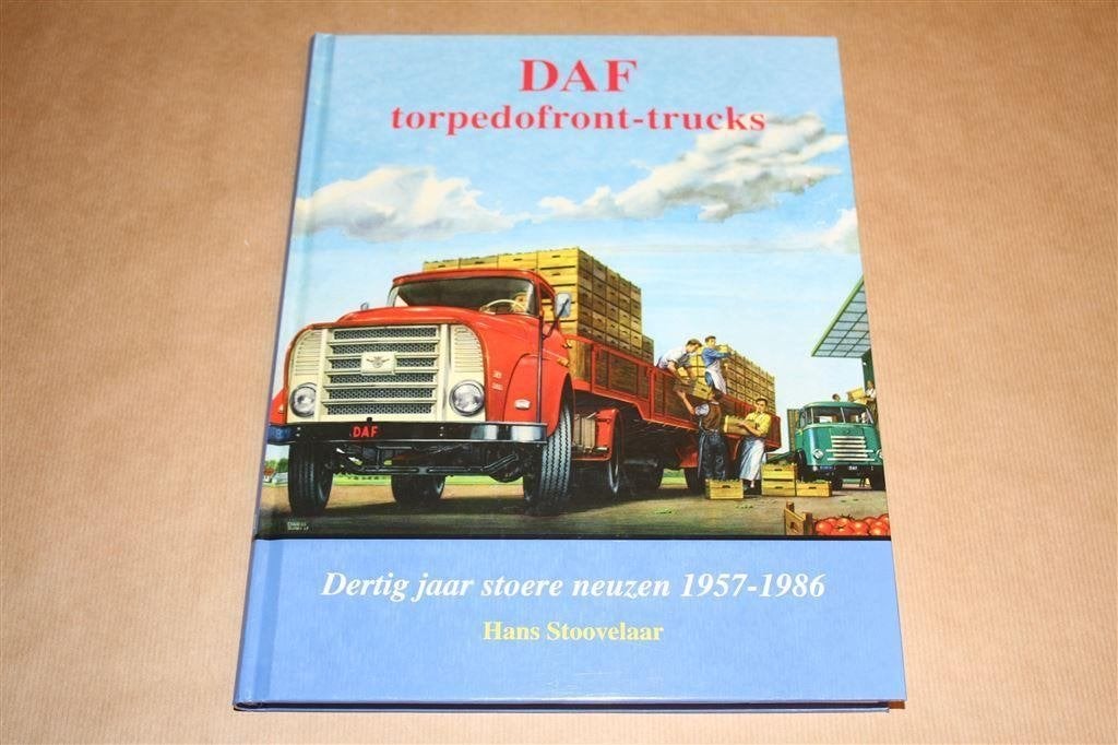 DAF Torpedofront-trucks - Dertig jaar stoere neuzen 1957-198, Ophalen of Verzenden, Zo goed als nieuw, Tractor en Landbouw