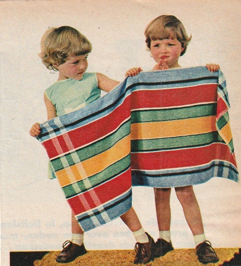 retro reclame 1960 De Spiegel meisje jongetje handdoek, Verzamelen, Verzenden, Overige typen