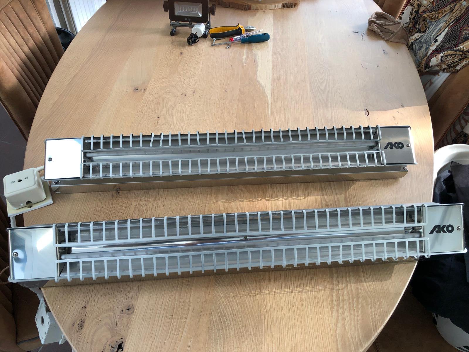 2 stuks AKO terrasverwarmers RVS 1300W 72x10.5x10, Ophalen, Gebruikt, Elektrisch