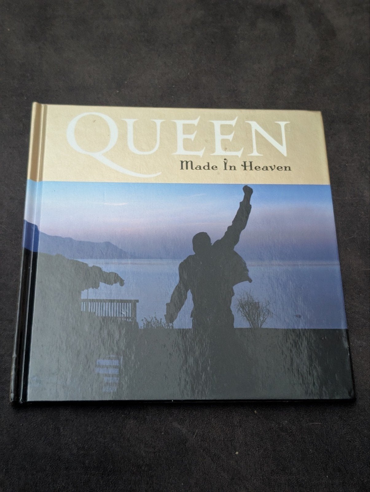 Queen - Made in Heaven CD + Boek - Speciale Editie, Verzenden, Zo goed als nieuw