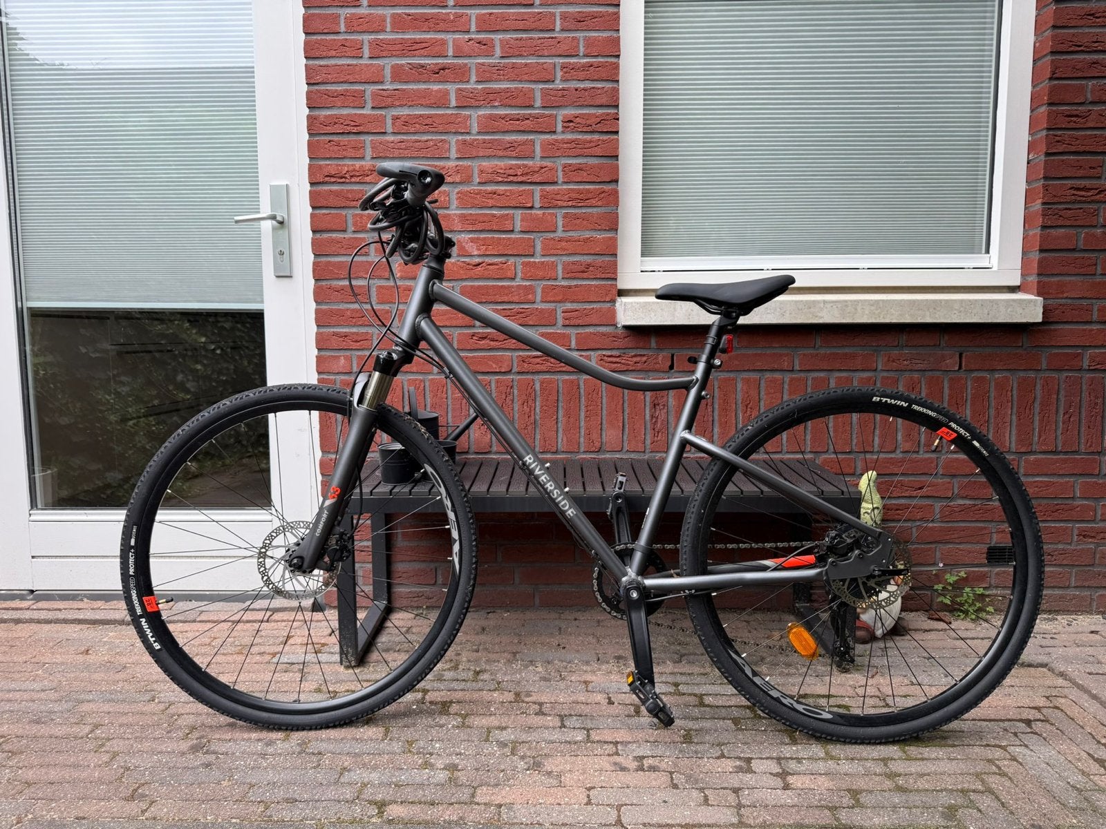 Riverside Hybridefiets 700 Grijs/Oranje - Maat M, 28 inch, Zo goed als nieuw, Schijfrem, Ophalen