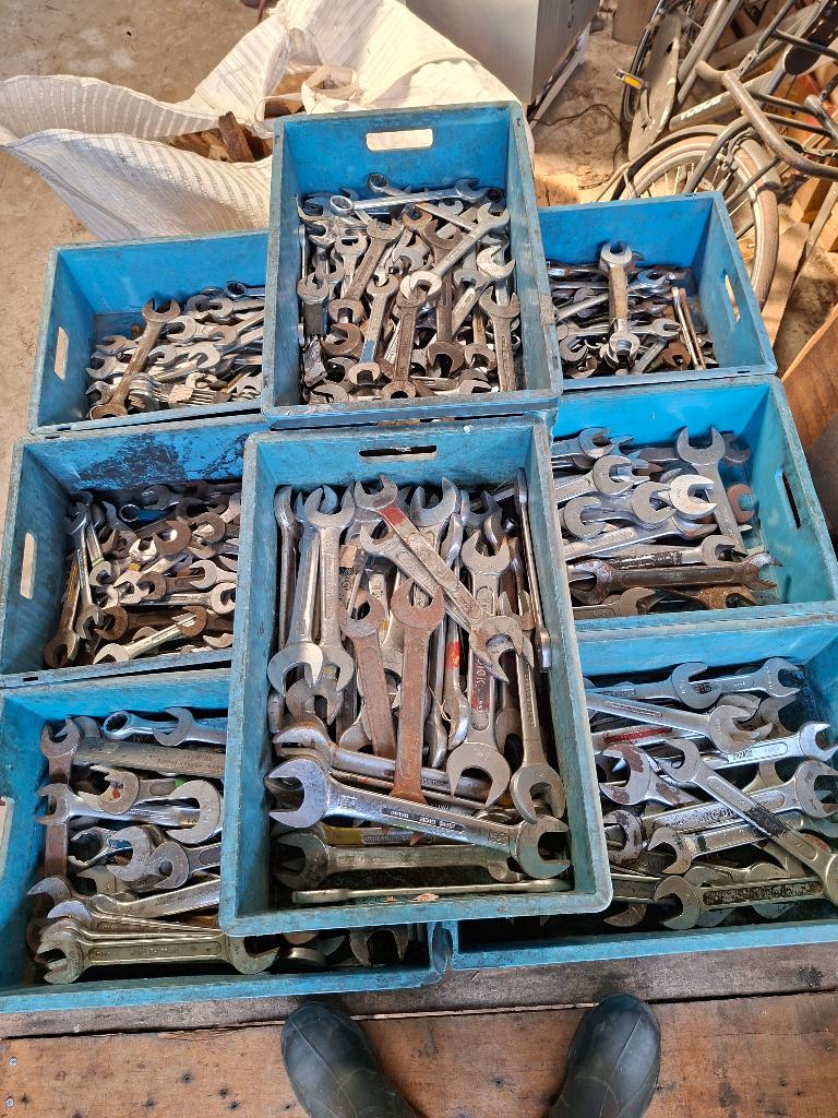 partij  engelse sleutels per st 2euro of in 1koop 8 kisten, Doe-het-zelf en Verbouw, Ophalen
