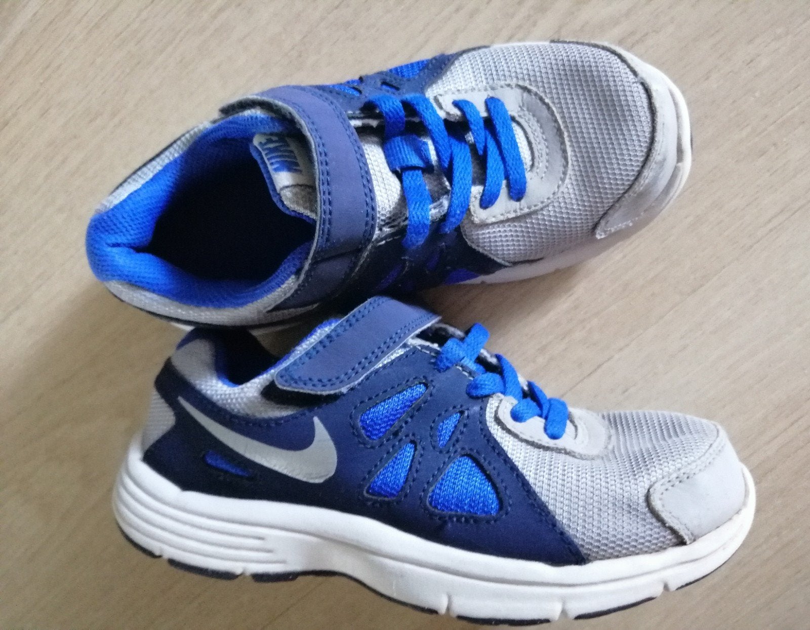 Kinder sportschoenen, maat: 31, Kinderen en Baby's, Kinderkleding | Schoenen en Sokken, Gebruikt, Sportschoenen, Ophalen of Verzenden