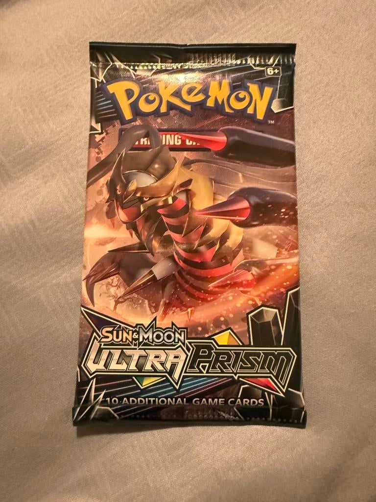 Pokemon boosterpack sun&moon ultra prism, Hobby en Vrije tijd, Verzamelkaartspellen | Pokémon, Ophalen of Verzenden, Zo goed als nieuw