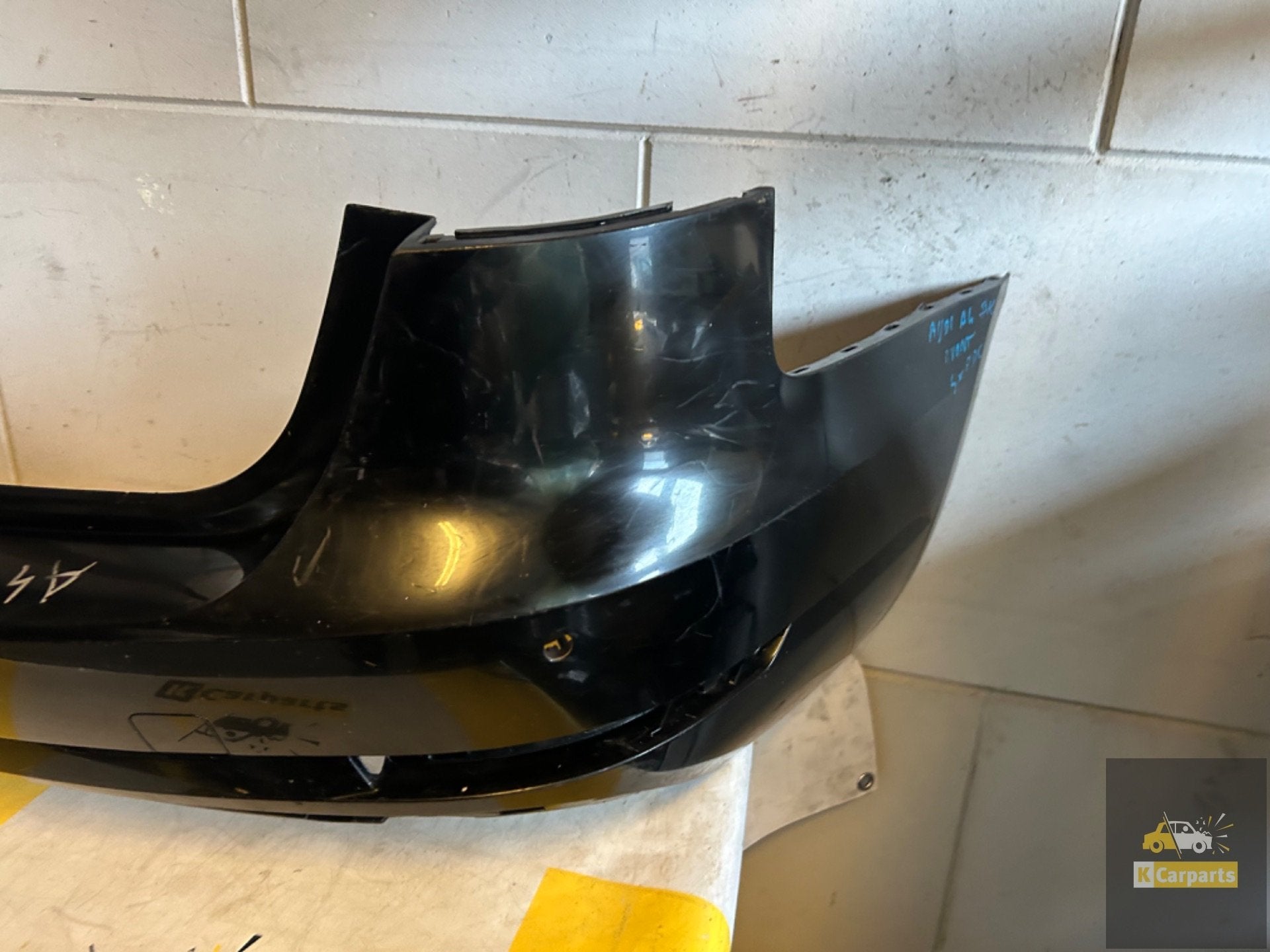 Achterbumper Audi A4 B9 / Avant DC 8W9807511J Bumper, Gebruikt, AUDI AG, Auto-Union-Strasse 1
85045  Ingolstadt, DE, Bumper