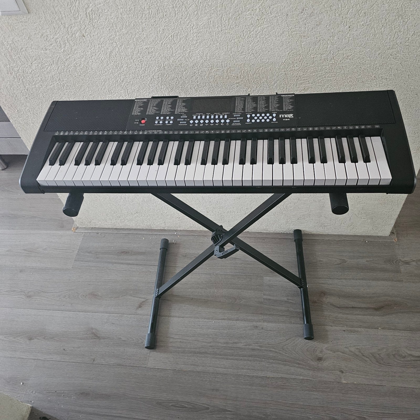 Max Music KB4 Electronic Keyboard 61 toetsen met standaard, Ophalen of Verzenden, Zo goed als nieuw