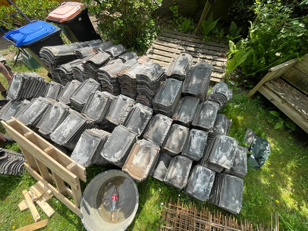 Van oordt dakpannen 1200 stuks 30% mindere kwaliteit, Doe-het-zelf en Verbouw, Ophalen, Steen of Klei, Zo goed als nieuw, 15 m² of meer