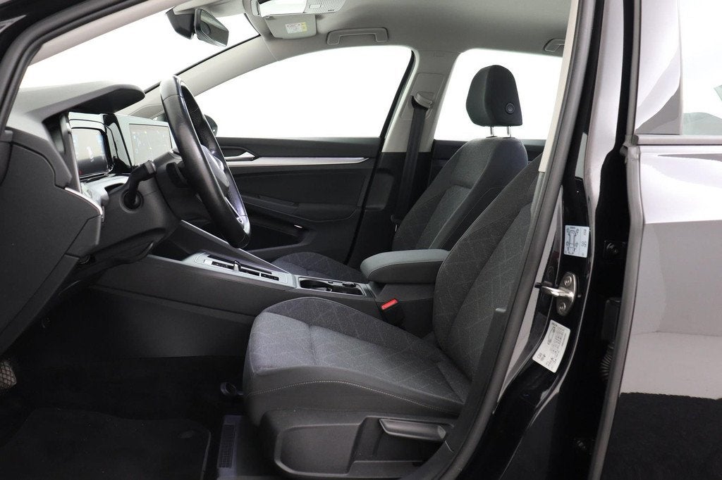Volkswagen Golf Variant 1.0 eTSI Life Business | Camera | Au, Auto's, Volkswagen, Stof, Gebruikt, Zwart, 3 cilinders