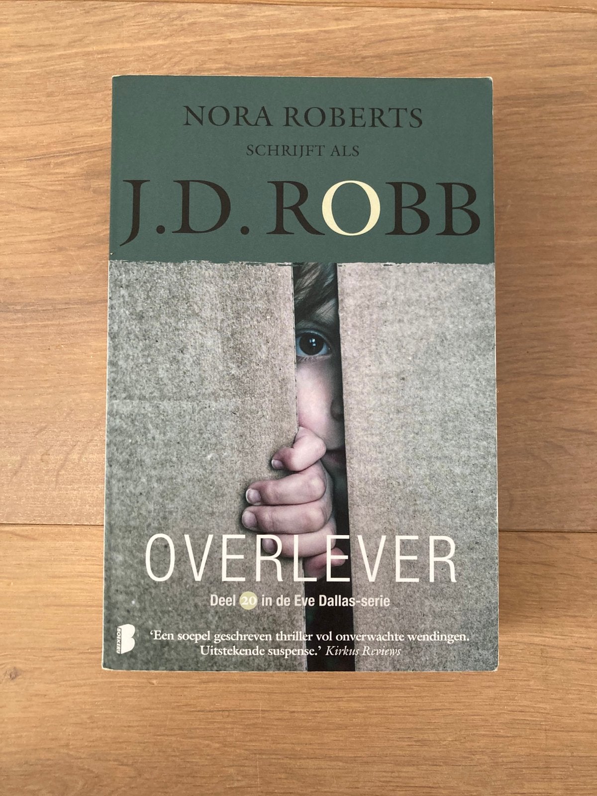 J.D. Robb - Overlever, Boeken, Ophalen of Verzenden, Zo goed als nieuw, J.D. Robb