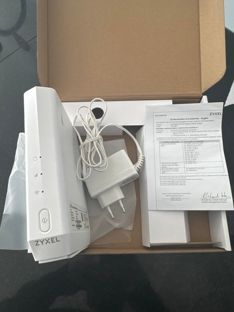 2X Nieuwe Zyxel Router - Ongebruikt in doos, Ophalen of Verzenden, Nieuw, Router