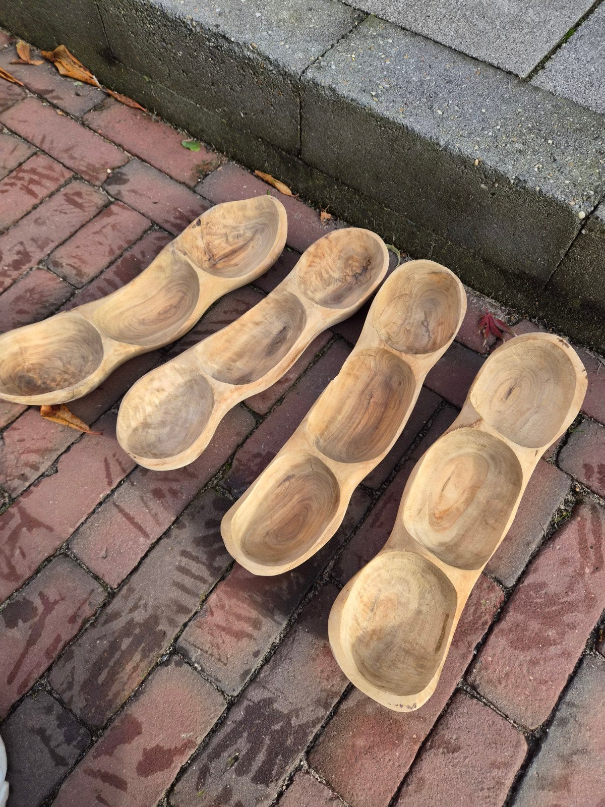 Olijfhouten borrelschaal 3-vaks - Bowls and Dishes, Hout, Snij-/serveerplank, Nieuw, Ophalen of Verzenden