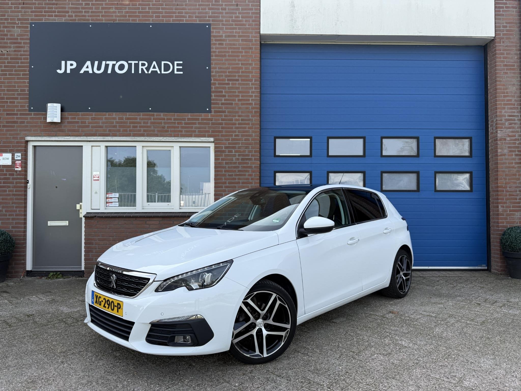 Peugeot 308 1.2 Blue Lease Premium | Pano | Led | Distributi, Voorwielaandrijving, Dealer onderhouden, Gebruikt, 1199 cc