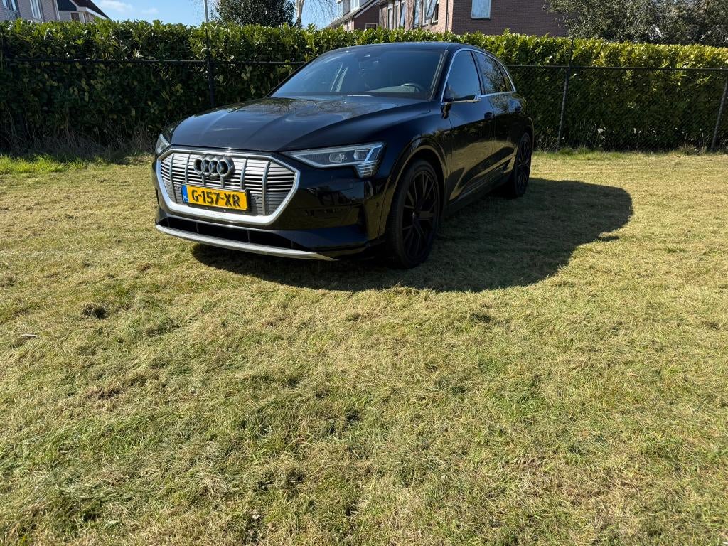 Audi e-tron 55 Quattro 408pk 2019 Zwart, Auto's, Automaat, 131 €/maand, 1800 kg, Zwart