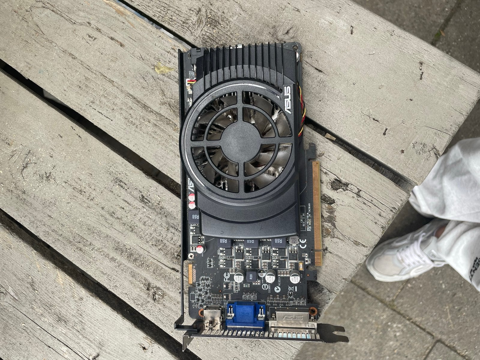 ASUS Grafische Kaart met HDMI, VGA en DVI, Computers en Software, Videokaarten, Gebruikt, HDMI, Overige soorten, Ophalen of Verzenden