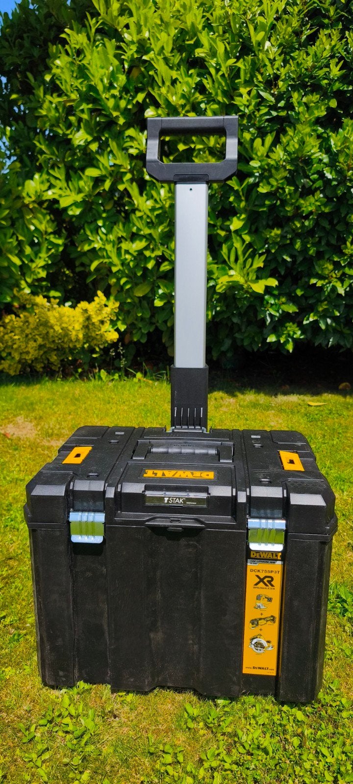 Dewalt TSTAK Gereedschapskoffer op Wielen, Ophalen of Verzenden, Zo goed als nieuw, Info@dewalt.com, European Headquarters, 210 Bath Road, Slough, Berkshire, SL1 3YD, UK