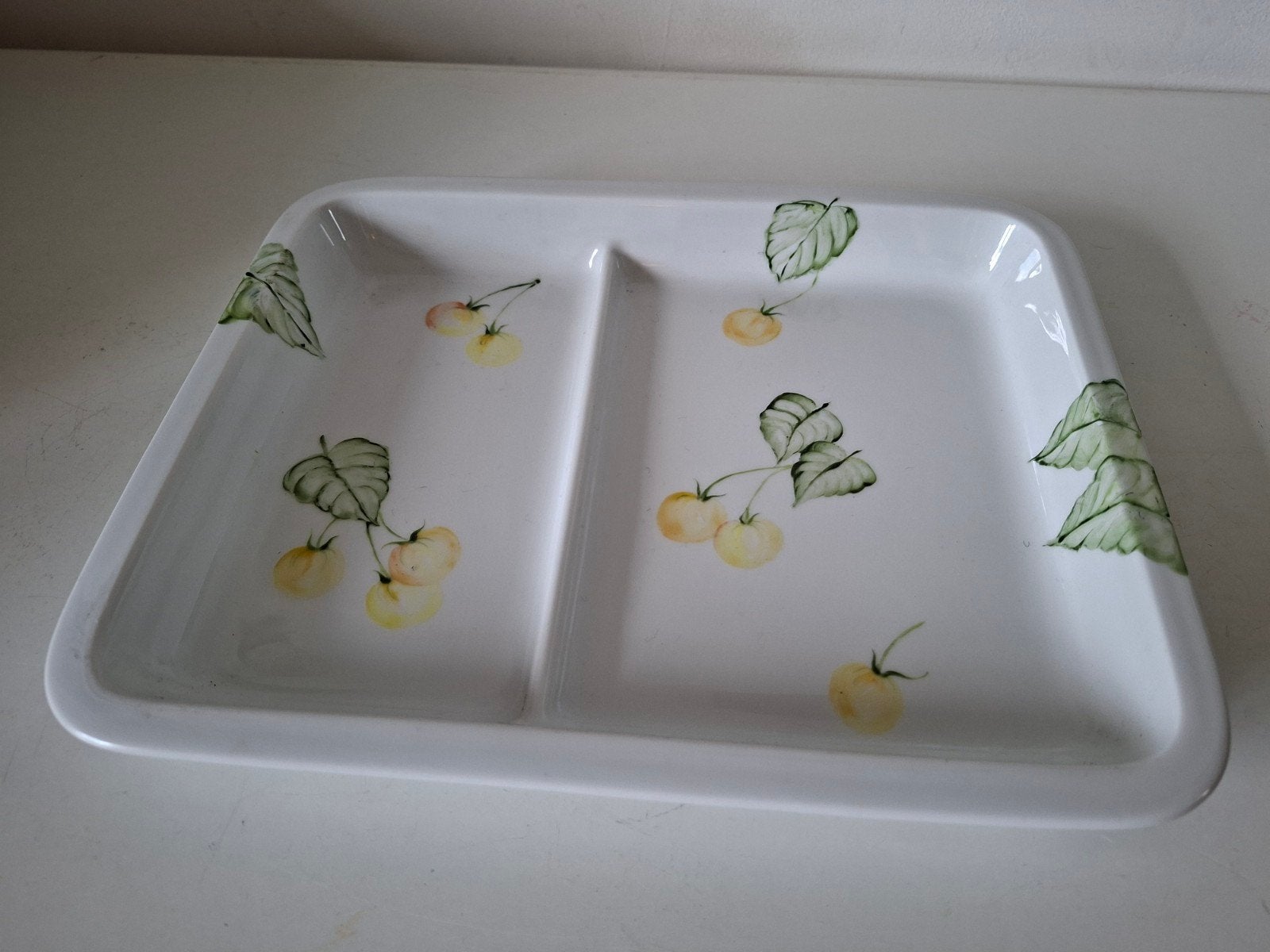 Trieault Schönwald Germany schaal met fruitdecor - 2 vakken, Overige merken, Keramiek, Ophalen of Verzenden, Overige stijlen