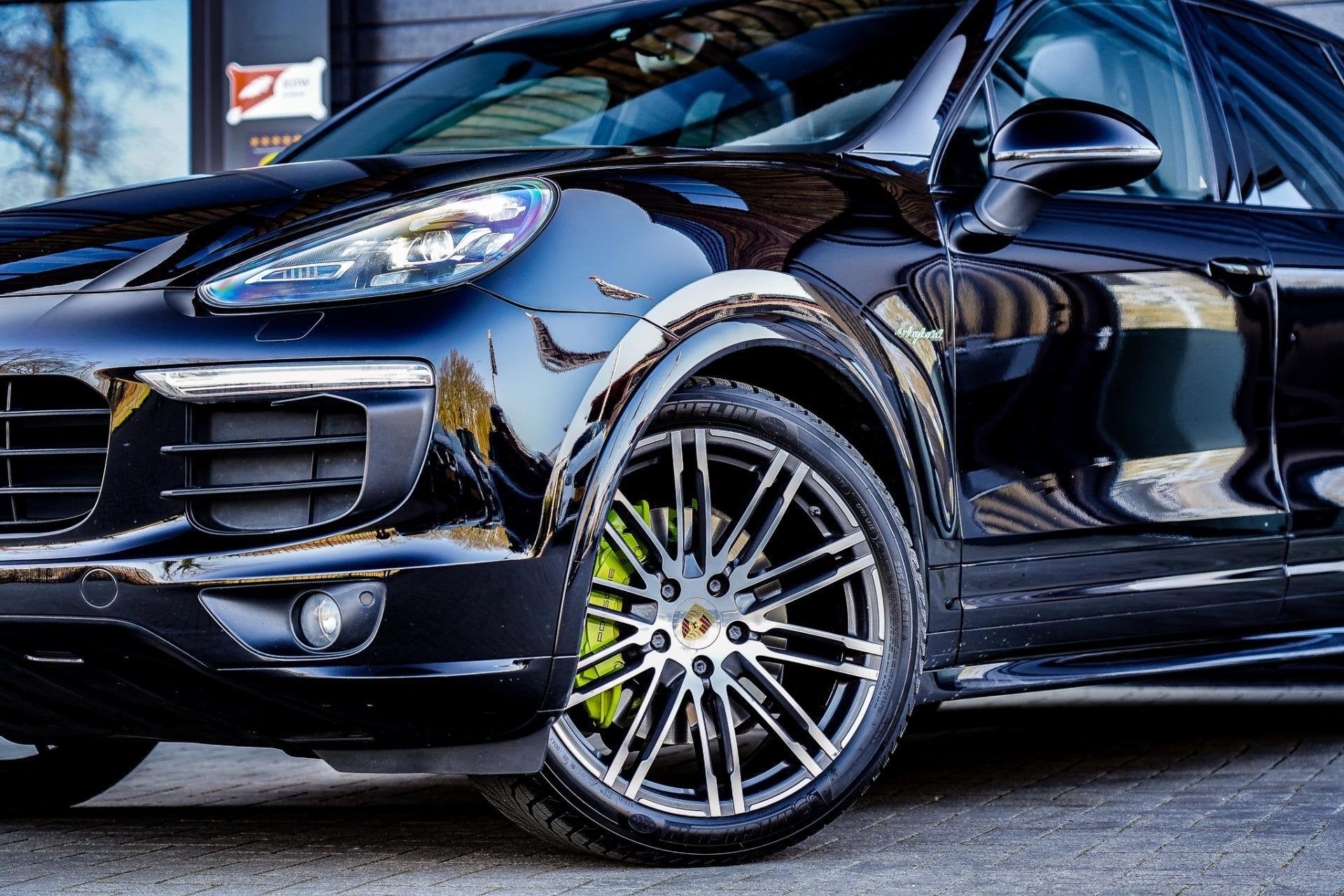 Porsche Cayenne 3.0 S E-Hybrid PANO/ACC/GTS PAKKET/LUCHTVERI, Auto's, Porsche, Automaat, Cayenne, Startonderbreker, Gebruikt