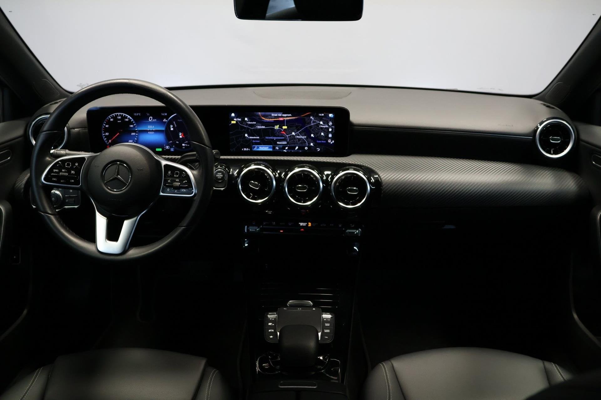 Mercedes-Benz A-klasse 250 e Business Line |Carplay|Trekhaak, Gebruikt, 15 kWh, Leder en Stof, Bedrijf