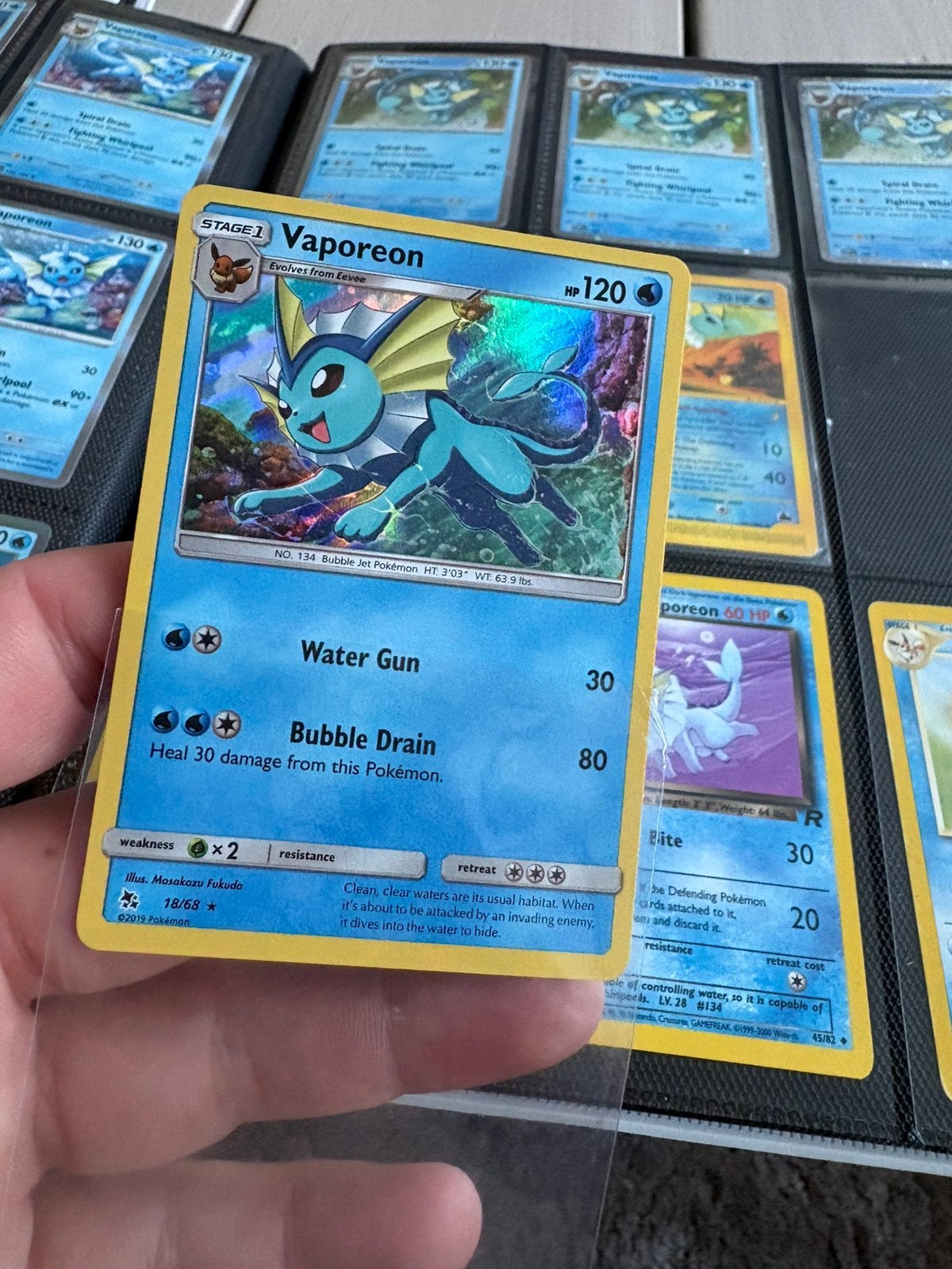 Vaporeon, Ophalen of Verzenden, Zo goed als nieuw, Meerdere kaarten, Foil