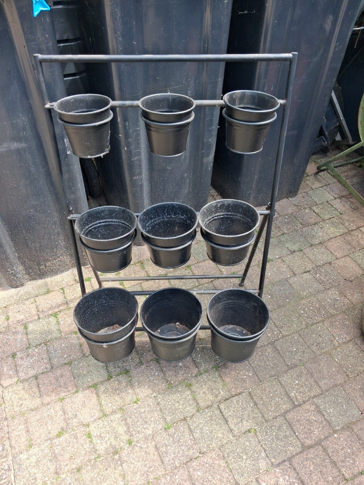 Een ijzer rek voor plantjes, Ophalen, Rond, Metaal, Minder dan 30 cm