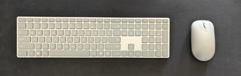 Microsoft Surface Bluetooth Toetsenbord & Muis - Nette staat, Toetsenbord en muis-set, Gebruikt, Ophalen of Verzenden, Draadloos